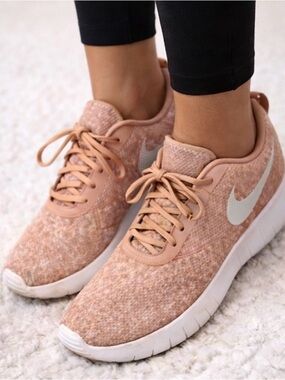 Nike Women’s Running Shoes Size 8.5 Pink Lightweight Athletic Sneakers